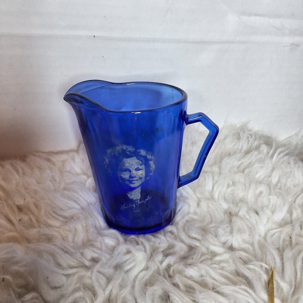 Vintage Shirley Temple Cobalt Blue Pitcher Child Star Collectible Cup Retro Kitc - Picture 6 of 6
